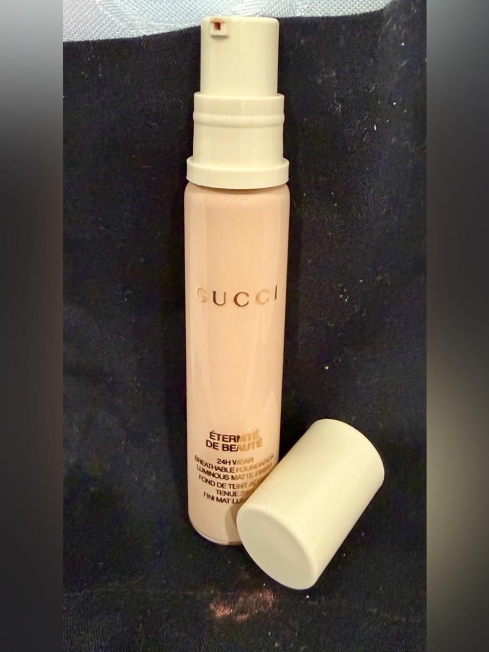 Sale Gucci Éternité de Beauté Liquid Foundation - Fair 114W Shade. New in Box - Picture 2 of 4